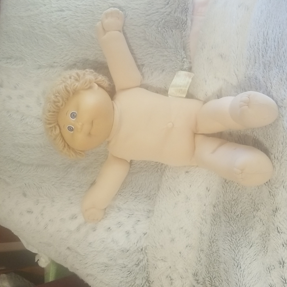 #20 Cabbage Patch Kid doll,1984 in very clean condition signed Xavier Roberts